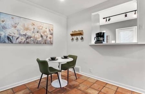 Lindridge-Martin Manor House | 3-Bed 2.5-Bath Pet Friendly Atlanta Buckhead Home