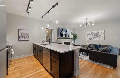 Heart of Chicago Apartment | 3 Bed 2 Bath Chicago Retreat w Balcony & Parking