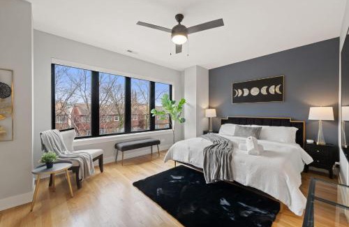 Heart of Chicago Apartment | 3 Bed 2 Bath Chicago Retreat w Balcony & Parking