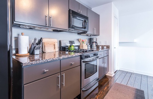 Old East Dallas House | 3 Bed/2 Bath! Downtown Dallas Condo, Elegant, Modern, Peaceful. See Reviews!