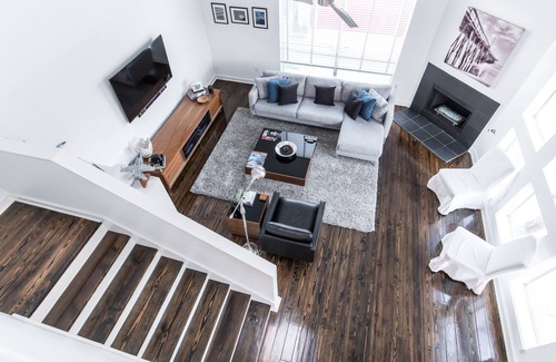 Old East Dallas House | 3 Bed/2 Bath! Downtown Dallas Condo, Elegant, Modern, Peaceful. See Reviews!