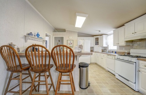 Centre House | 3 bed/2 bath home +office w/futon with community boat ramp & dock to Weiss Lake