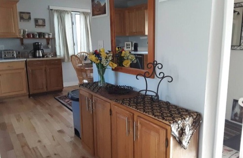 Intervale Condo | 3-bed, 3.5 bath condo in Intervale WiFi, AC, Ski, Foliage, Hiking, POOL