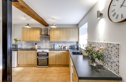 Ely Apartment | 3 bed, 3 bath apartment, can be split into 3 units