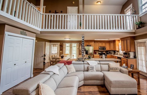 Parrottsville House | 3 Bed 3 Bath-Large Wrap Around Porch Family Friendly, Hot Tub, WiFi