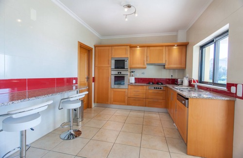 Albardeira Villa | 3 bed, 3 bathroom villa with private pool. Sea view and BBQ area.