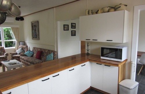 Karangahake Cottage | 3 bed country cottage