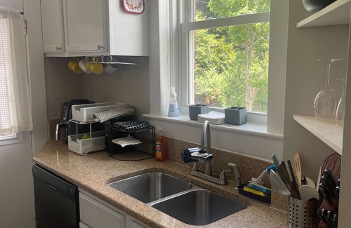 Norfolk Apartment | 3 BED - Historic Modern Townhome