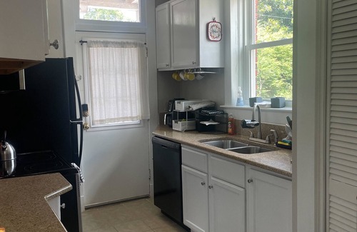 Norfolk Apartment | 3 BED - Historic Modern Townhome
