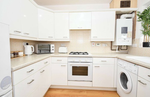 Crosby Apartment | 3 Bed House, Sleeps 5, Walking Distance to Centre