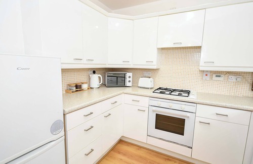 Crosby Apartment | 3 Bed House, Sleeps 5, Walking Distance to Centre