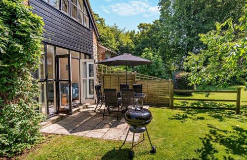 Maiden Newton House | 3 Bed in Dorchester 92415