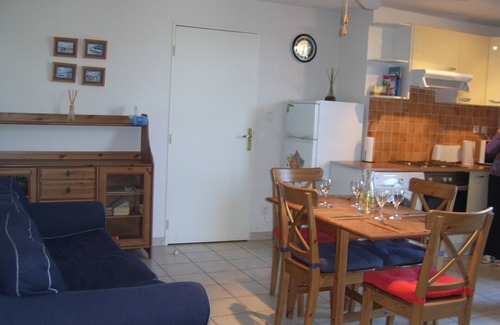Aigues-Mortes Medieval City Apartment | 3 BED SECURE APARTMENT OVERLOOKING CANAL AND 5 MINUTE WALK TO MEDIEVAL CASTLE