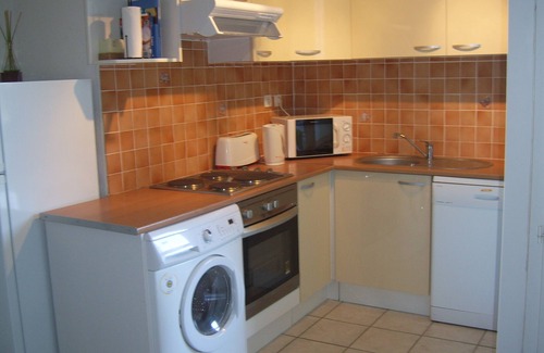 Aigues-Mortes Medieval City Apartment | 3 BED SECURE APARTMENT OVERLOOKING CANAL AND 5 MINUTE WALK TO MEDIEVAL CASTLE