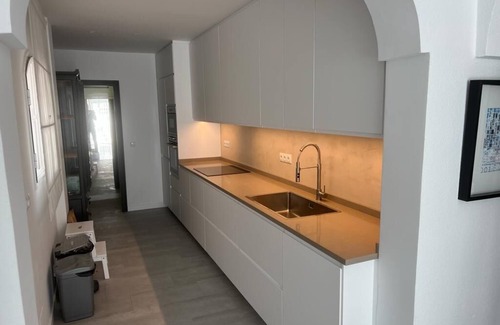 Nerja Apartment | 3 bedr. 3 bathr. Fantastic terrace! Location! View towards sea, town & mountains