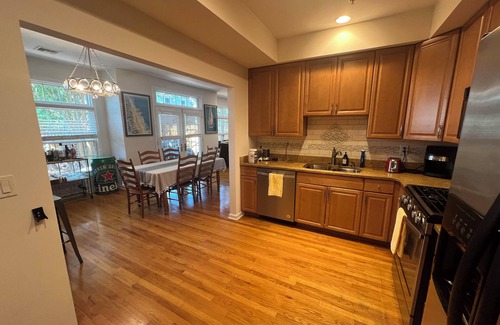 Manasquan House | 3-bedroom 2.5 bath spacious townhome in charming Manasquan w/WiFi, AC, parking