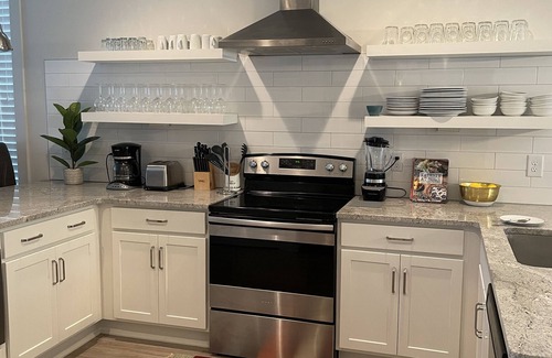 Radnor House | 3 bedroom 2.5 bath with free parking
