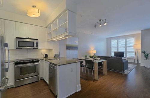 Etobicoke Apartment | 3 Bedroom/2.5 Bathroom Townhouse