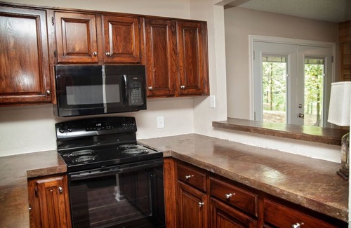 Paris House | 3 Bedroom 2 Bath Cozy Country Home with beautiful scenery