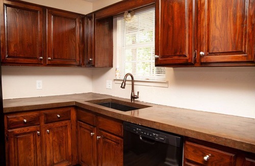 Paris House | 3 Bedroom 2 Bath Cozy Country Home with beautiful scenery