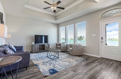Slidell House | 3 bedroom/2 bath with Water front views