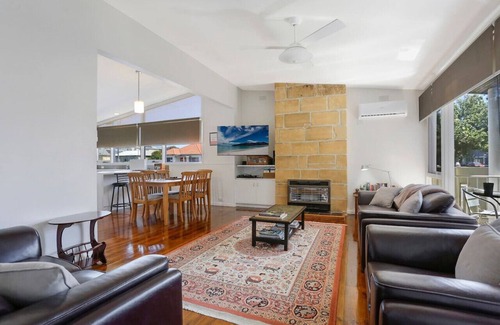 Warrnambool Apartment | 3 bedroom, 2 bathroom townhouse in CBD