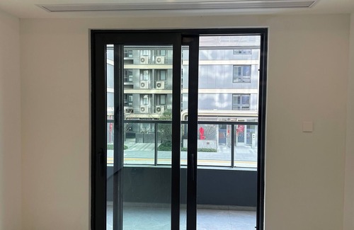 Pudong Apartment | 3-bedroom, 2 bedroom, 1 livingroom, 1 kitchen with washer-dryer, WiFi, AC
