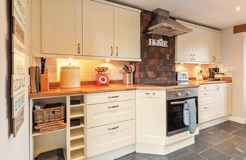 St Ishmaels Cottage | 3 bedroom accommodation in St Ishmael&rsquo;s, near Haverfordwest