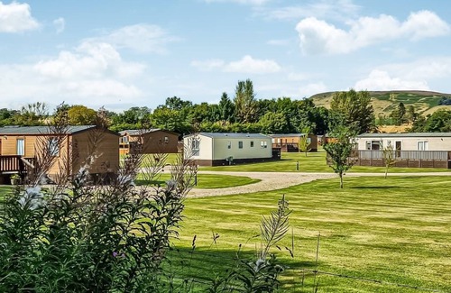 Blairgowrie Ski Chalet | 3 bedroom accommodation in Alyth, Perthshire