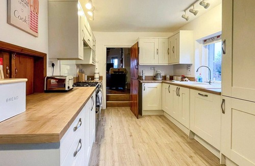 Saint Asaph Cottage | 3 bedroom accommodation in Cefn, near St Asaph