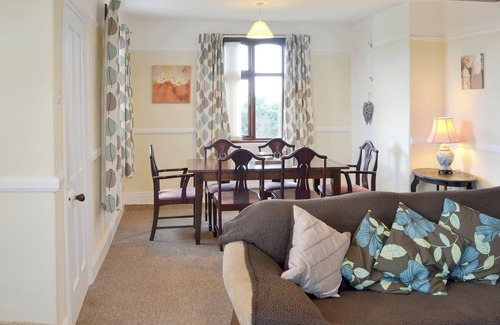Garn Fadryn Cottage | 3 bedroom accommodation in Porth Colmon, near Pwllheli