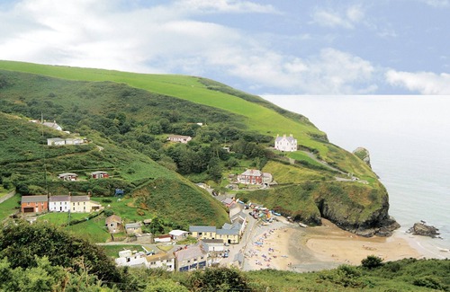 Tan-y-groes House | 3 bedroom accommodation in Llangrannog