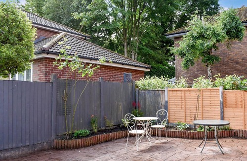 Hazel Grove Cottage | 3 bedroom accommodation in Hazel Grove, Stockport
