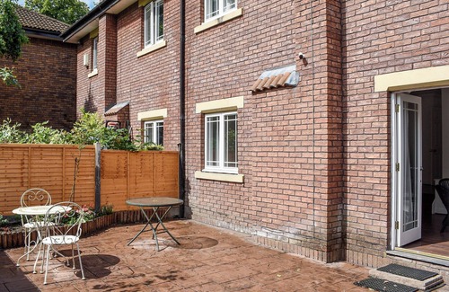 Hazel Grove Cottage | 3 bedroom accommodation in Hazel Grove, Stockport