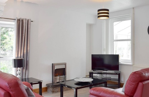 Derwydd Cottage | 3 bedroom accommodation in Llandybie, near Llandeilo