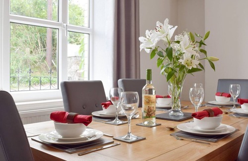 Derwydd Cottage | 3 bedroom accommodation in Llandybie, near Llandeilo