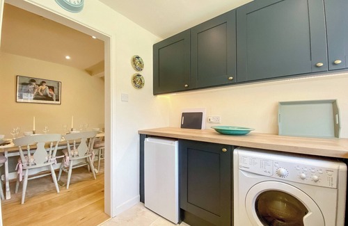 Poulshot Cottage | 3 bedroom accommodation in Poulshot, near Devizes
