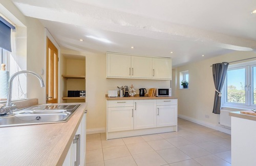 Dursley Cottage | 3 bedroom accommodation in Cambridge, near Lower Cam