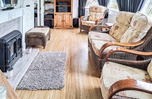 Grimsby Cottage | 3 bedroom accommodation in Humberston, near Grimsby