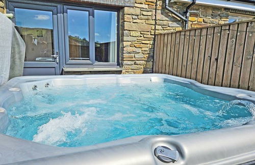 Llanfihangel-Ystrad Cottage | 3 bedroom accommodation in Dihewyd, near Aberaeron