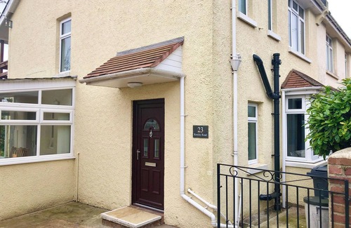 Torquay House | 3 bedroom accommodation in Torquay