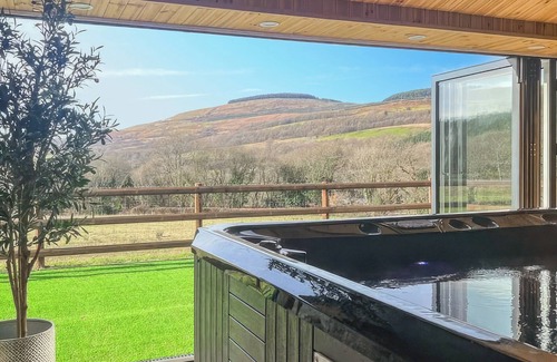 Neath Cottage | 3 bedroom accommodation in Crynant, near Neath