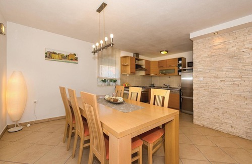 Drnis House | 3 bedroom accommodation in Drnis
