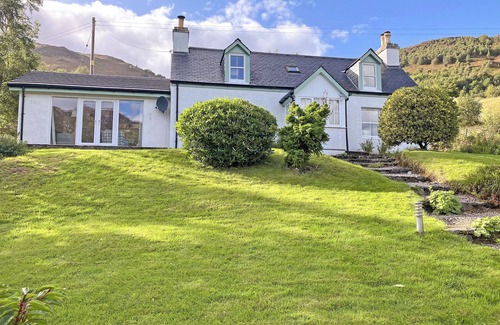 Sallachy Cottage | 3 bedroom accommodation in Allt Na Subh, By Dornie