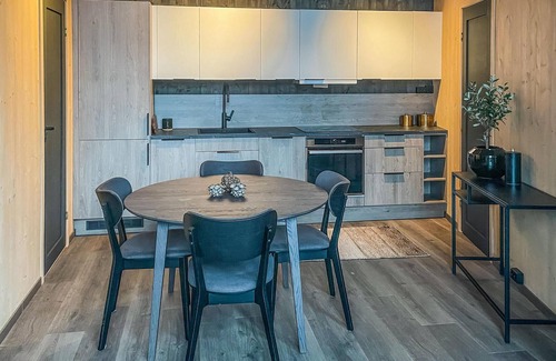 Lunner House | 3 bedroom accommodation in Grua
