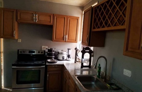 Kwabenyan Apartment | 3 Bedroom and 2 Bathroom Living Room Luxury Apartment