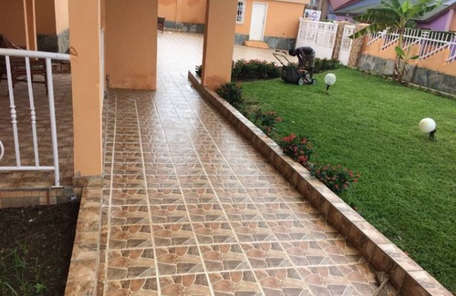 Kwabenyan Apartment | 3 Bedroom and 2 Bathroom Living Room Luxury Apartment