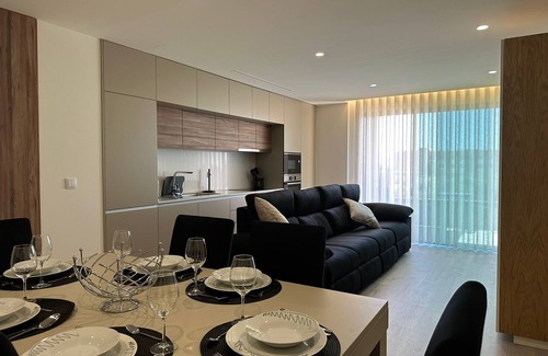 Canidelo Condo | 3 bedroom apartment in luxury furnished condominium 1000m from lavadores beach