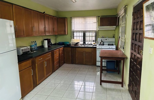 Picard Apartment | 3-bedroom apartment in lovely Portsmouth with WiFi