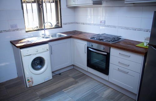 Oyarifa Apartment | 3-bedroom apartment in charming Oyarifa with WiFi, AC